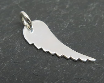 Sterling Silver Wing Pendant 15mm (ET7793)