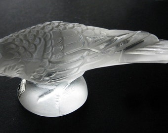 Weil Frosted Glass Bird Figurine Vintage Mid Century Complete with Original Weil Sticker