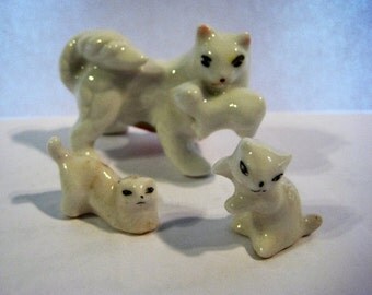Miniature Cat Family,Miniature Bone China Cat Family,Miniature Mother Cat and Her Babies made of Bone China,Bone China Miniature Cat Family