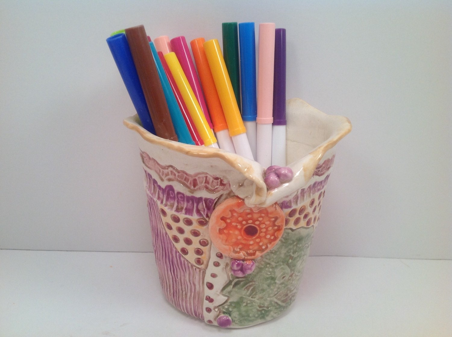 Cute desk accessories/Pencil holder/vase/pencil by joycepottery
