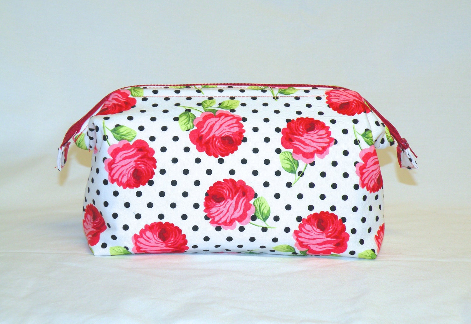 NEW Super Sized MakeUp Travel Bag in RetroStyle Rose and