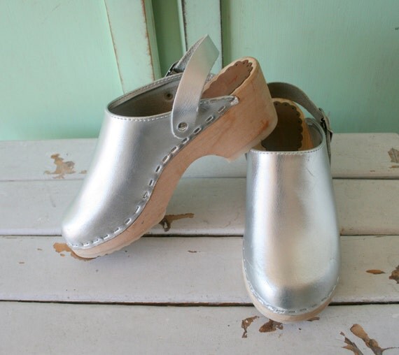 1980s SILVER CLOGS Leather Danish Shoes..toddler girls. girls 1980s SILVER CLOGS Leather Danish Shoes..toddler girls. girls