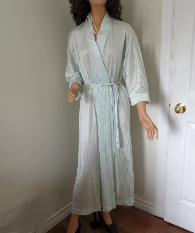 Vintage Vanity Fair Long Robe Large S028 by ladyfingerscloset