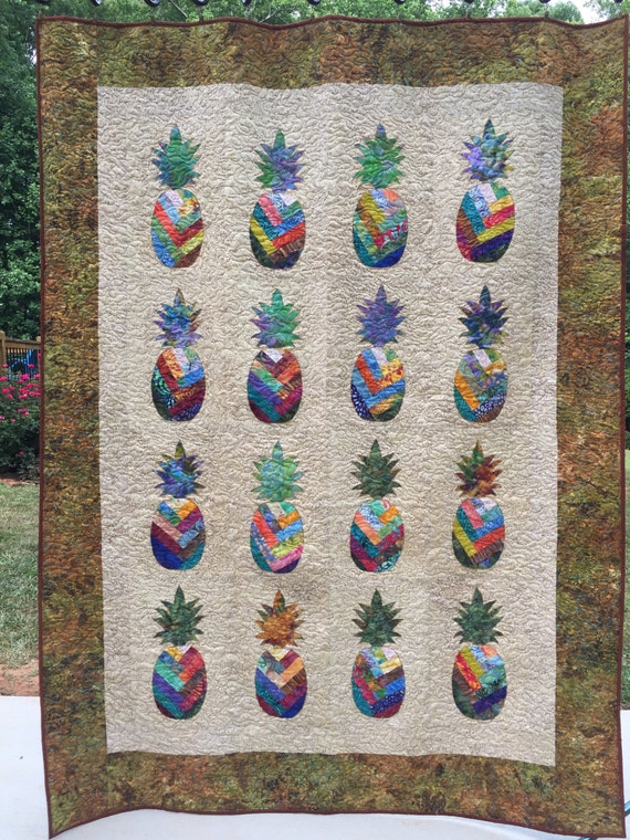 Pineapple Quilt Tropical Quilt Hawaiian Quilt by EggMoneyQuilts