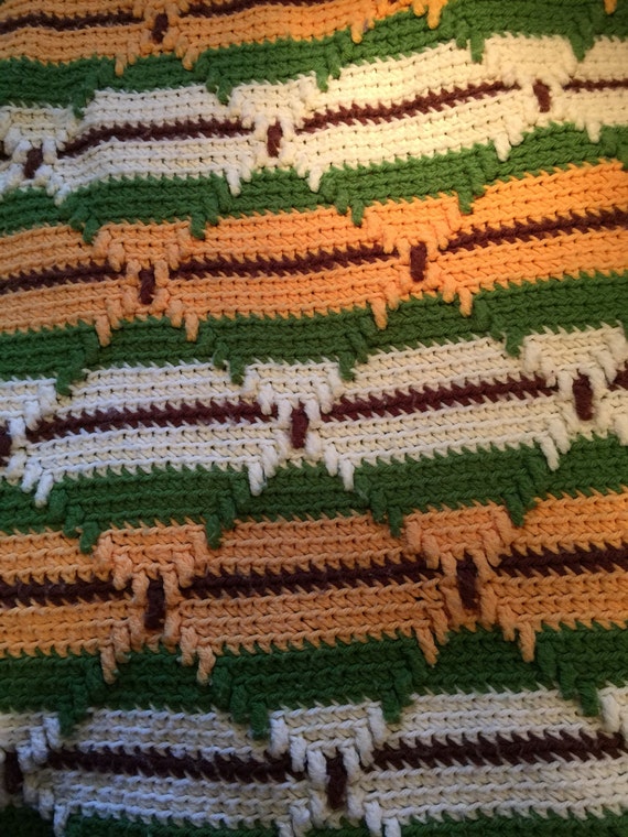 Items similar to Vintage Handmade Afghan, LARGE on Etsy