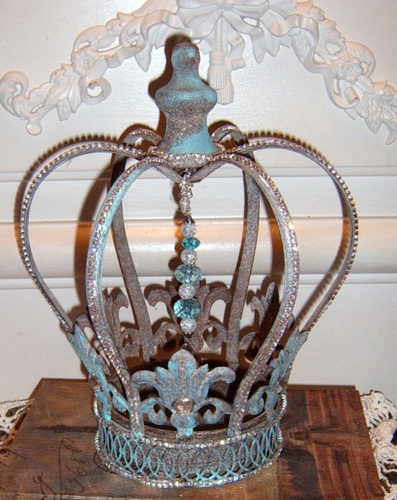 Crown Metal Crown Candle Holder Rustic Fleur De by CissysCrafts