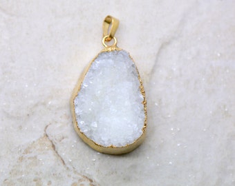1 - White Druzy Agate Pendant Gold Plated Gemstone jewelry supplies (DA136)