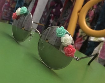 Who's That Girl Groovy Sunglasses Flowers NOT glued on Ditzy Daisy Sunglasses
