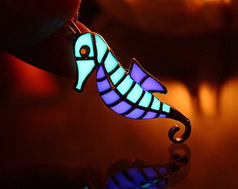 Locket Seahorse GLOW in the DARK