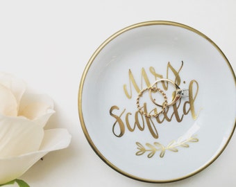 Personalized Mrs. Last Name Ring Dish, Jewelry Dish, Trinket Dish, Wedding Ring Dish