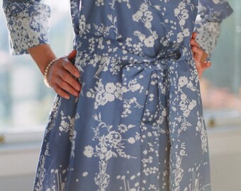 Vienne. Ready-made. Cotton knee length kimono robe or dressing gown. Bridal robe. Bridesmaids robes. Unlined.