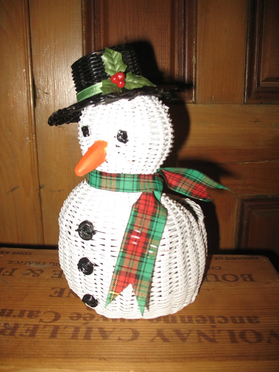 Wicker snowman snow basket.