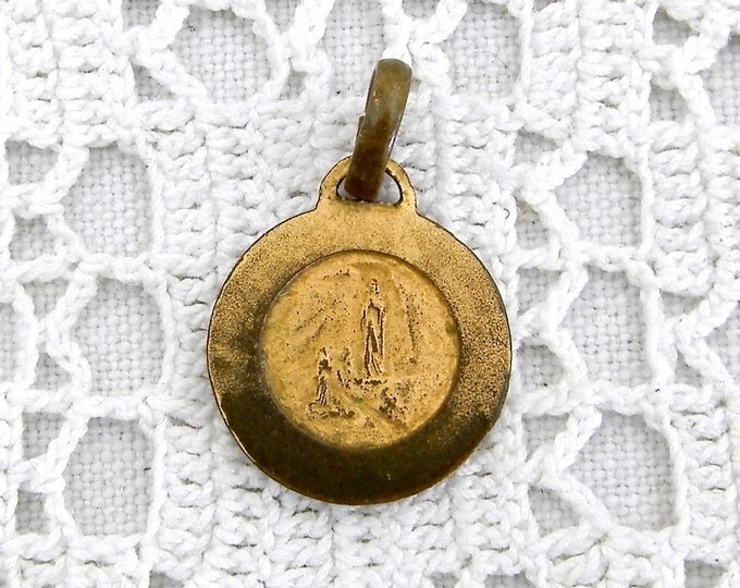 Small Vintage French Religious Gold Plated Medal Virgin Mary / Charm / Religion / Christian / Catholic / Madonna Our Lady Religious Jewelry Small Vintage French Religious Gold Plated Medal Virgin Mary / Charm / Religion / Christian / Catholic / Madonna Our Lady Religious Jewelry