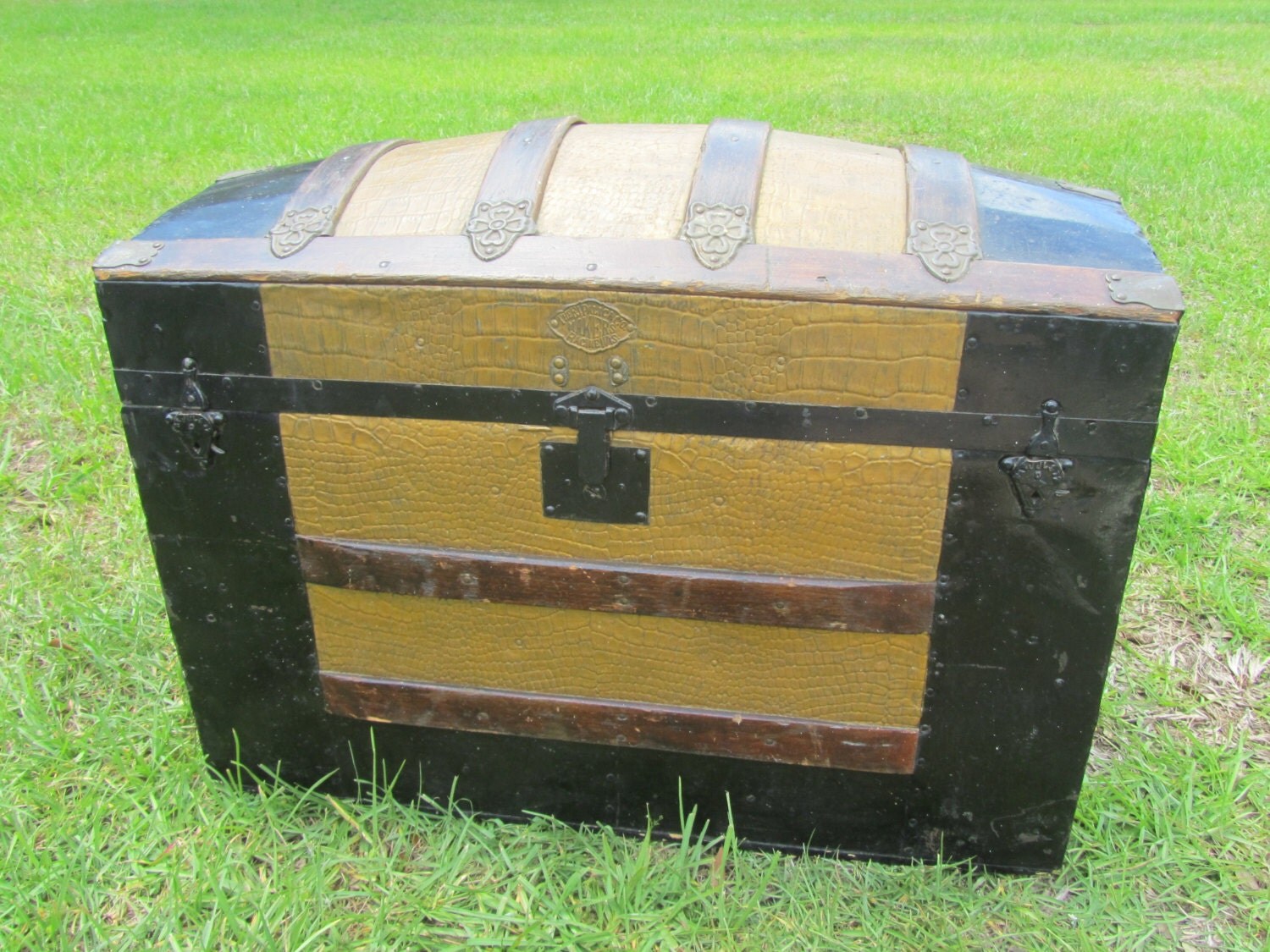 Beautiful Antique Round Top Steamer Trunk The F.J. Palica Co