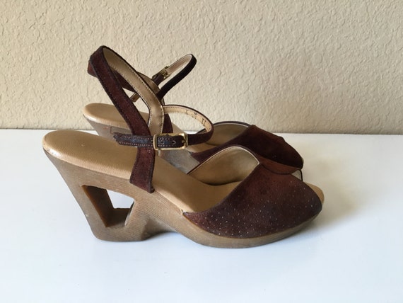 Vintage 1960's 70's brown suede strappy YoYo's by theragmuseum