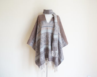 Vintage 1970s Cape / Vintage 1970s Poncho
