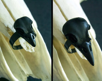 Crow skull ring. Black skull jewelry. Crow ring. Pagan jewelry