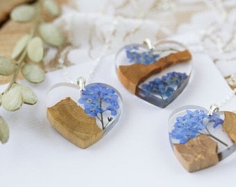 Forget me Nots Necklace - Driftwood Necklace - Something Blue , Resin Wood Jewelry , Boho Necklace , Beach Jewellery , Real Flower Necklace