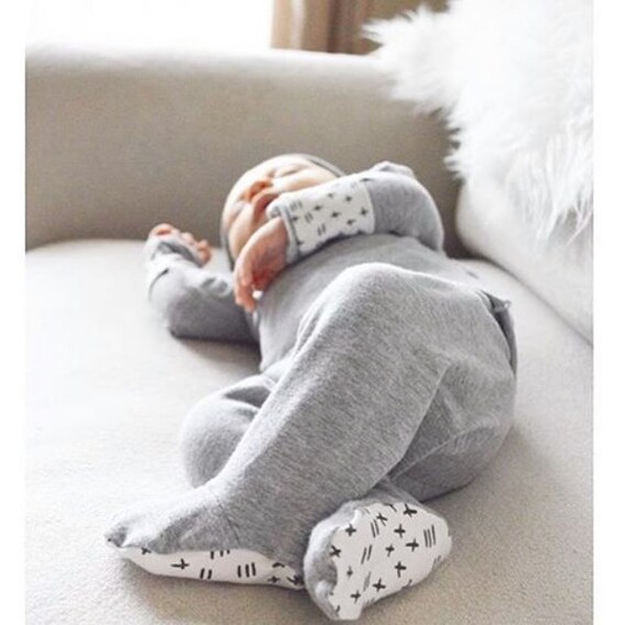 Baby coming home outfit set Unisex baby by LittleEastThreads