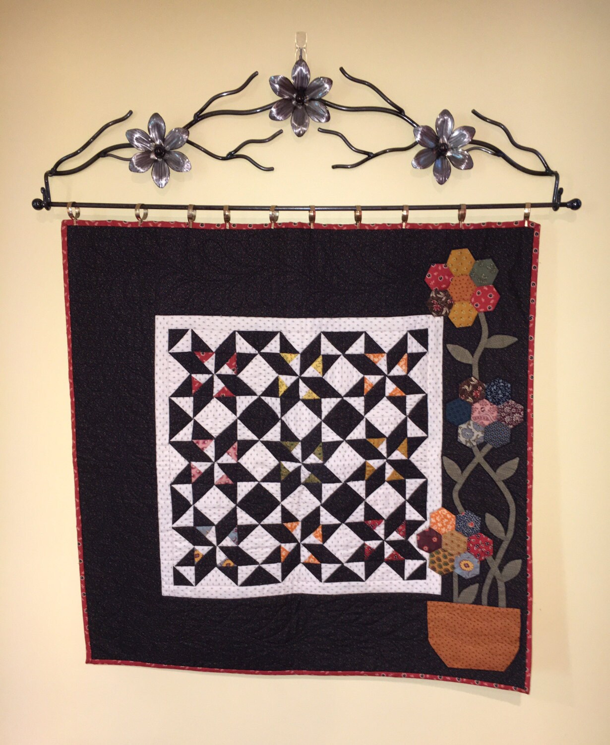 32 Flower Wall Quilt Rack