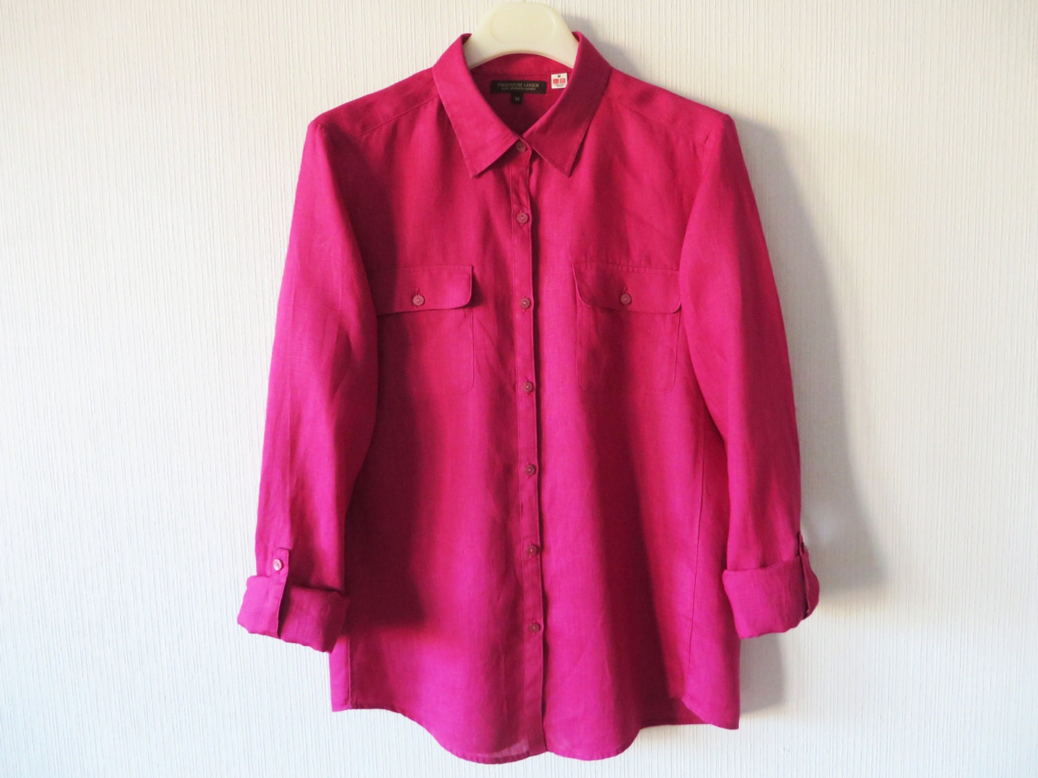 fushia pink t shirt