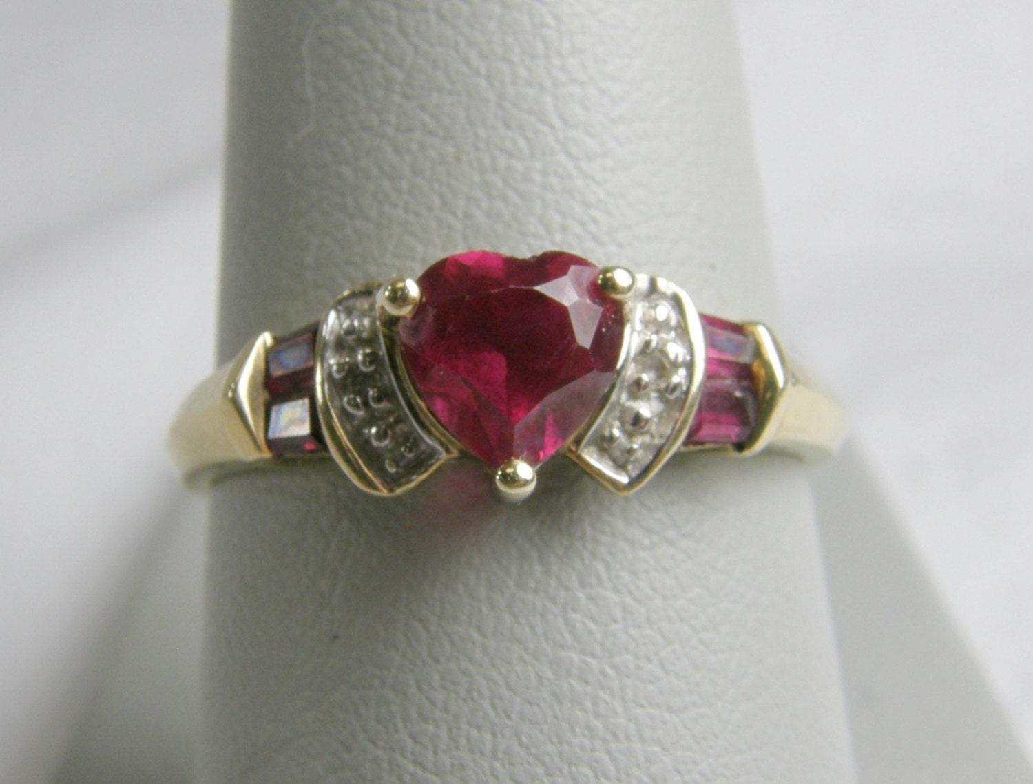 Lovely 1CT Heart Shaped Ruby & Diamond 10K Yellow Gold Ring