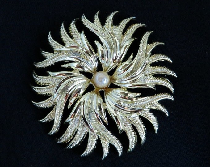 Cathe Brooch Pendant Vintage Sunburst Flower Gold Tone Pendant Pin