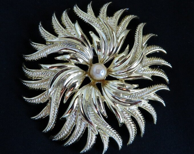 Cathe Brooch Pendant Vintage Sunburst Flower Gold Tone Pendant Pin