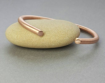 Modern Mens Copper bangle / open bangle / Mans bangle / Hand forged copper cuff / Copper bracelet / 7th anniversary / Chunky