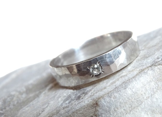 The Perfect and Romantic Promise Rings for Men to Make a ...