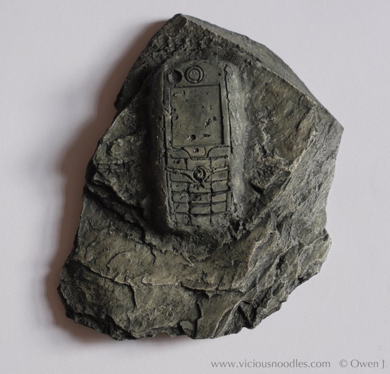 fossil smart phones