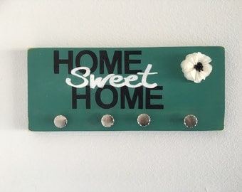 Home sweet Home, wood sign with knobs, key holder, coat rack, hat rack, home decor, shabby chic, Home sweet home sign, housewarming gift