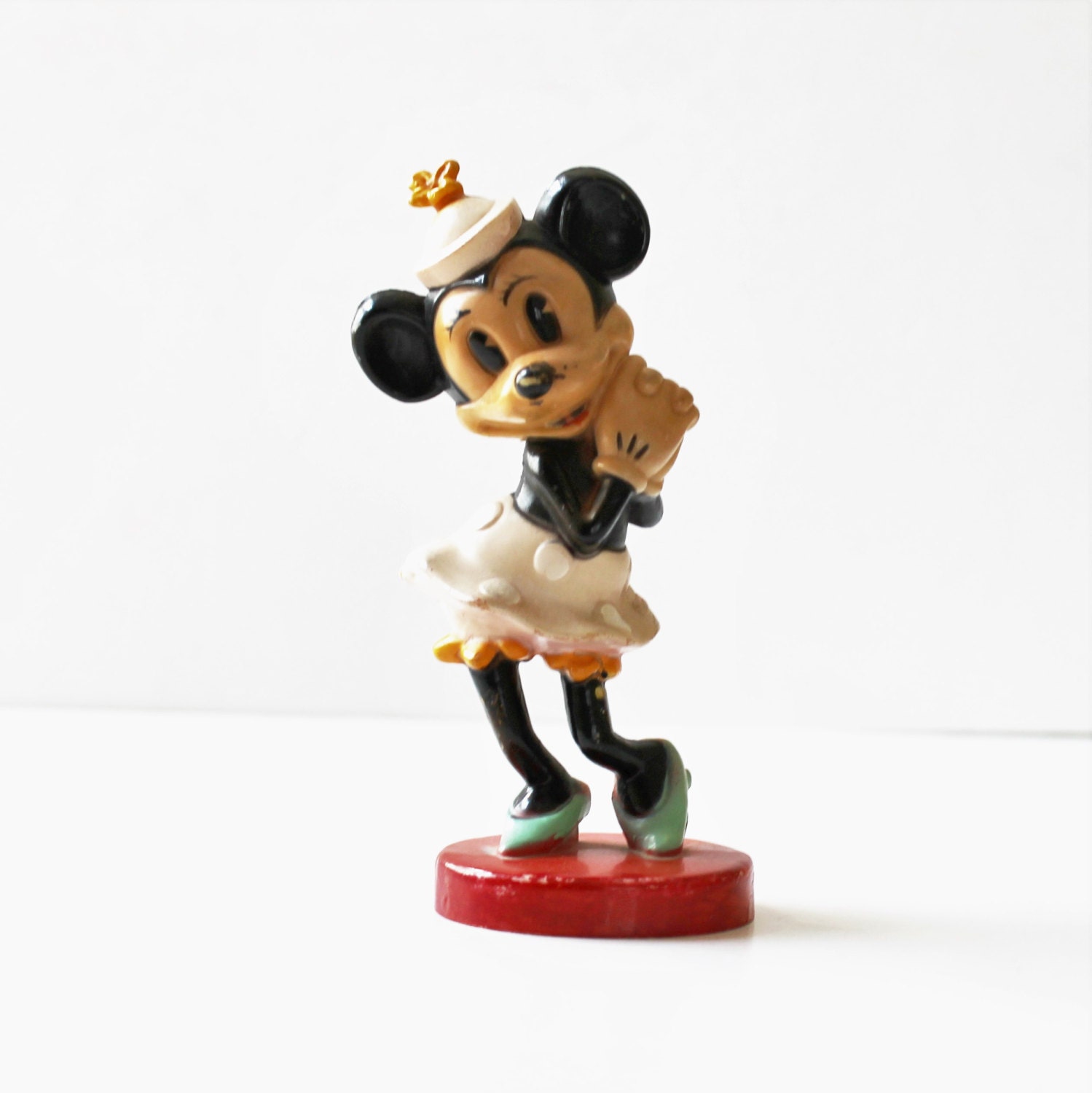 plastic minnie mouse toy