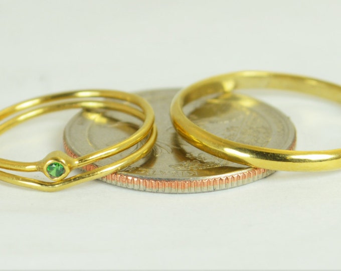 Tiny Emerald Ring Set, Solid 14k Gold Wedding Set, Stacking Ring, Solid Gold Emerald Ring, May Birthstone, Bridal Set, Emerald Ring