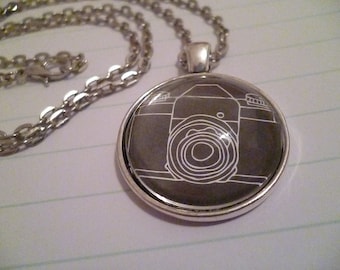 Camera necklace (silver)