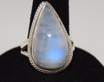 Gorgeous. Moonstone Ring set in 925 Sterling Silver, SIZE 8