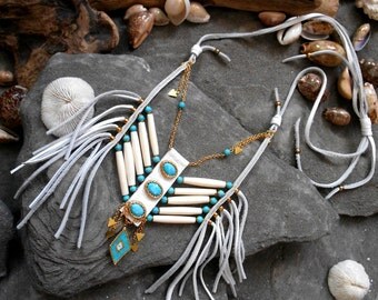 Beautiful Breastplate necklace "NATIVE AMERICAN Inspired" Leather, Bone beads, Cabochon, Howlite beads, Miyuki beads, Laiton apprets, Sinew
