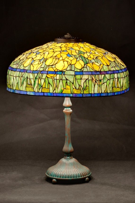 22" Tulip lamp