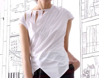 Fashion Top, Evening Top, Party Top, Fitted Top, Wrap Top, Pleated Top, Elegant Top, Short Sleeve Top, Cut Out Top, Extravagant White Top