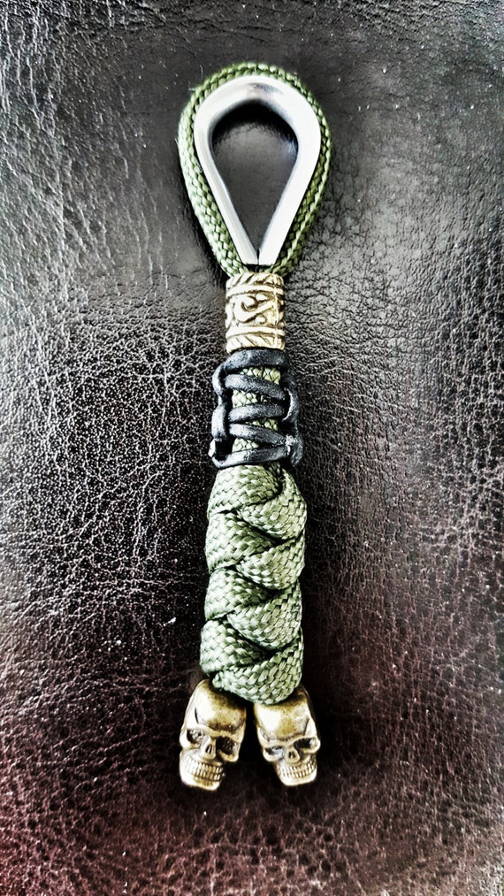 Items similar to Bronze Skull Paracord Keychain - Skull Beads ...