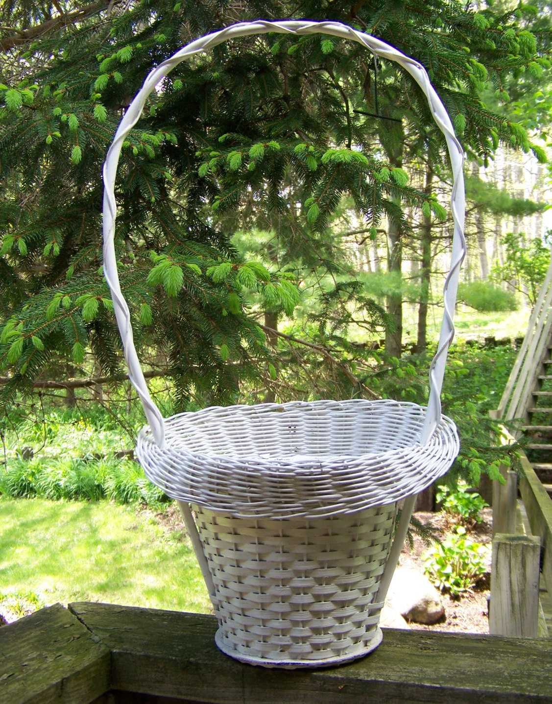 Vintage White Wicker Basket with Handle. Shabby Chic Wedding
