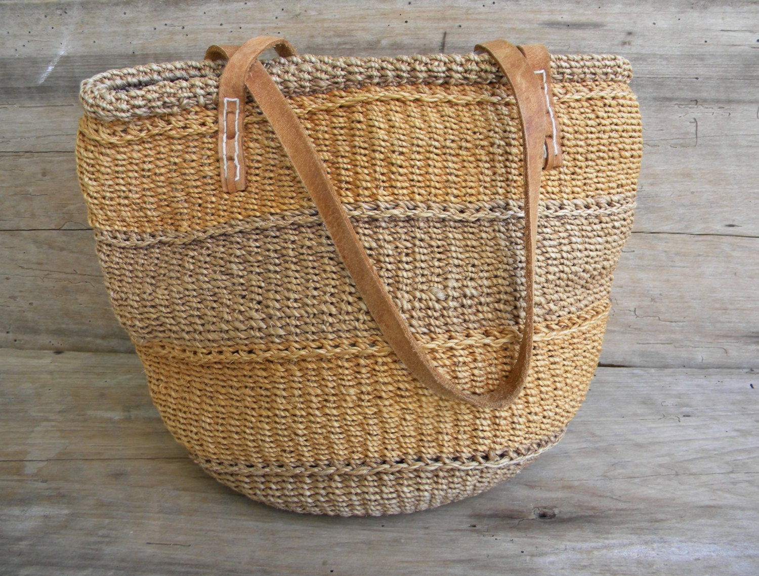 Vintage Woven Straw Bag with Leather Handles / Sisal Market
