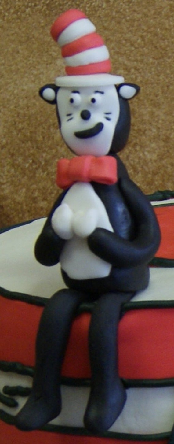 Cat in the Hat cake topper