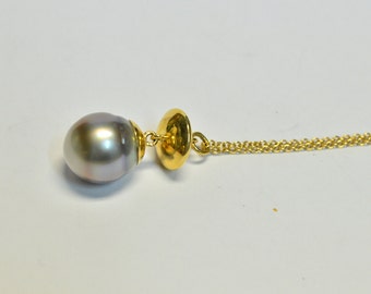 Thaiti Pearl necklace in 18kt gold, yellow gold chain, pendant Thaiti pearl , handmade necklace. Italian Jewellery.Made in Italy.