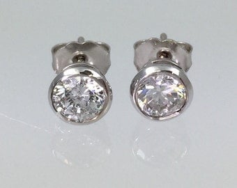 Vintage 18K White Gold One Carat Diamond Stud Earrings - Bezel Set ERG4007