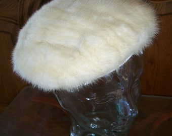 Vintage 1950's White Mink Fur Oval Saucer Tilt Hat/Cap/Beret. Marshall Fields & Co. Debutante Room. Old Hollywood Glamour.