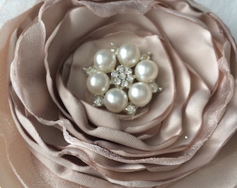 Shabby chic flower hair clip or a brooch.