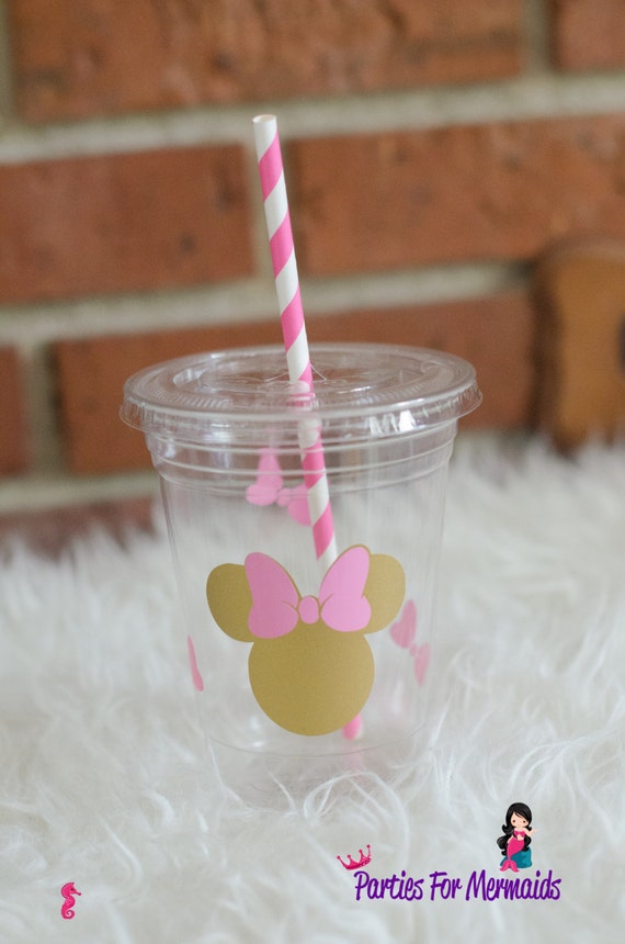 Minnie Mouse plastic cups with lids and straws
