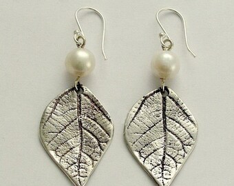 Leaf earrings, pearl earrings, Woodland earrings, botanical earrings, sterling silver earrings, June birthstone - Spring abstraction E2128