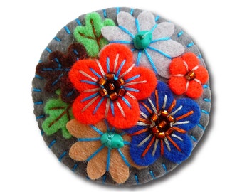 Japanese Art Inspired Freeform Embroidery Handmade Mini Felt Brooch - color grey